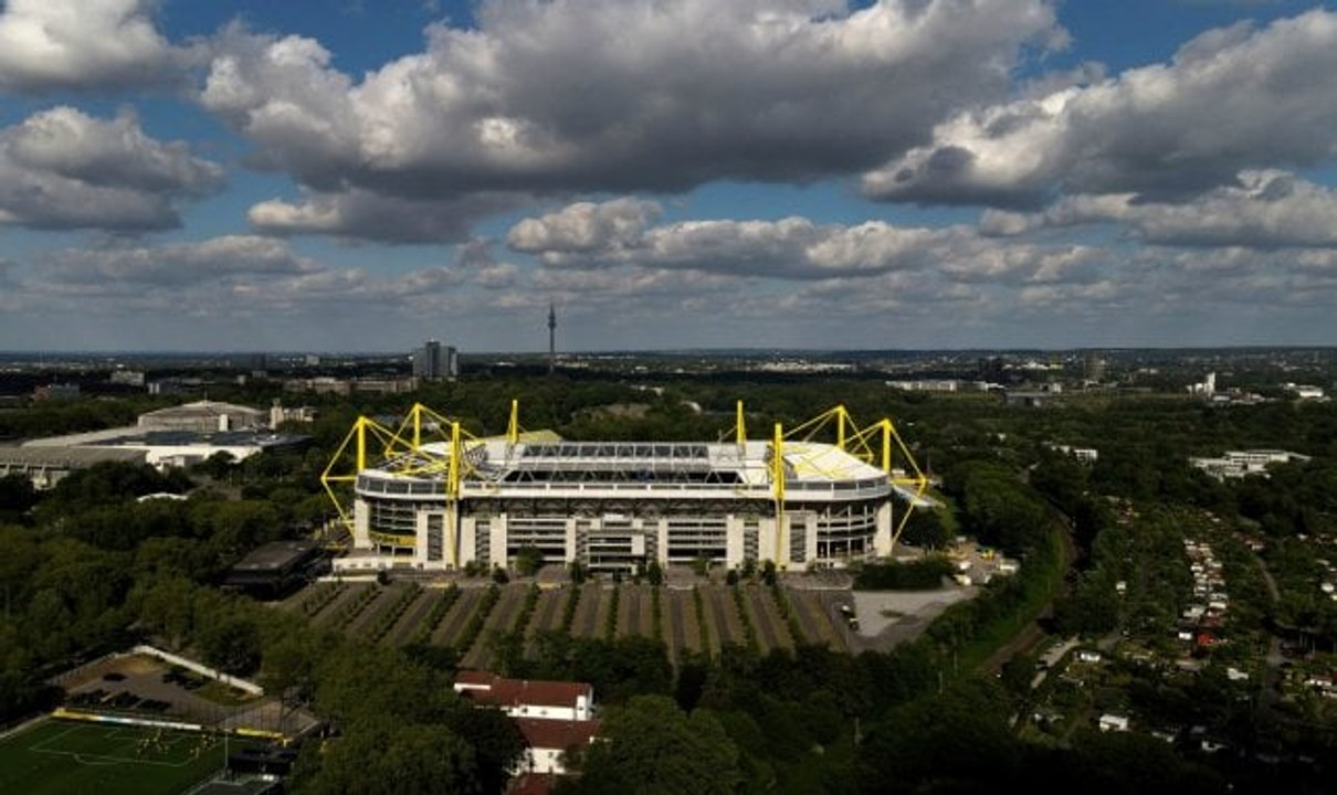 Le PSG bloqué dans l'attente à Dortmund