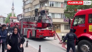 Konya'da apartmanın çatısında yangın paniği