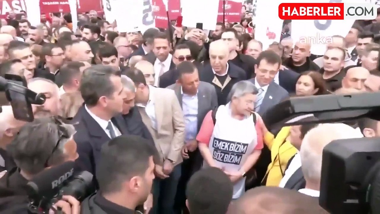 CHP paylaştı! Eski TTB Başkanı Şebnem Korur Fincancı 1 Mayıs yürüyüşünde
