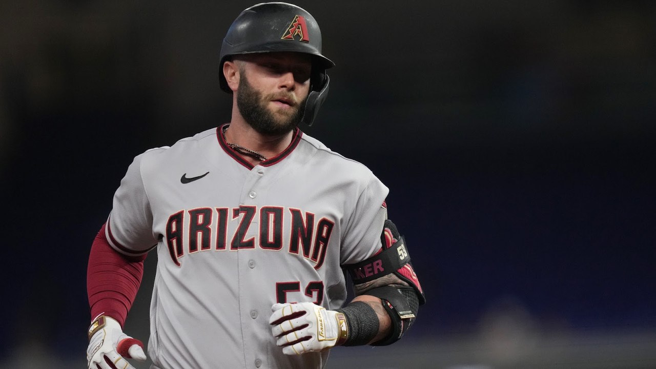 Bees Delay Dodger-Diamondbacks Game; Walker Hits Two HRs