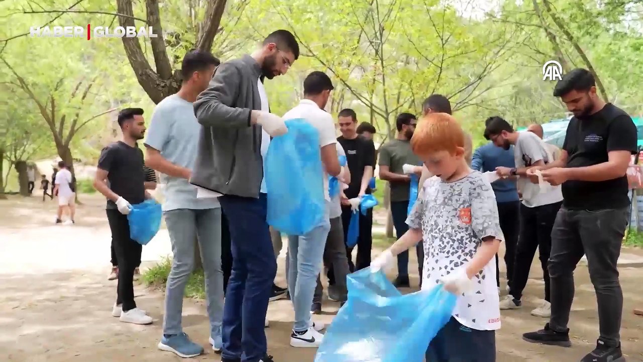 Erzincan'ın doğal güzelliği Girlevik Şelalesi'nde çevre temizliği
