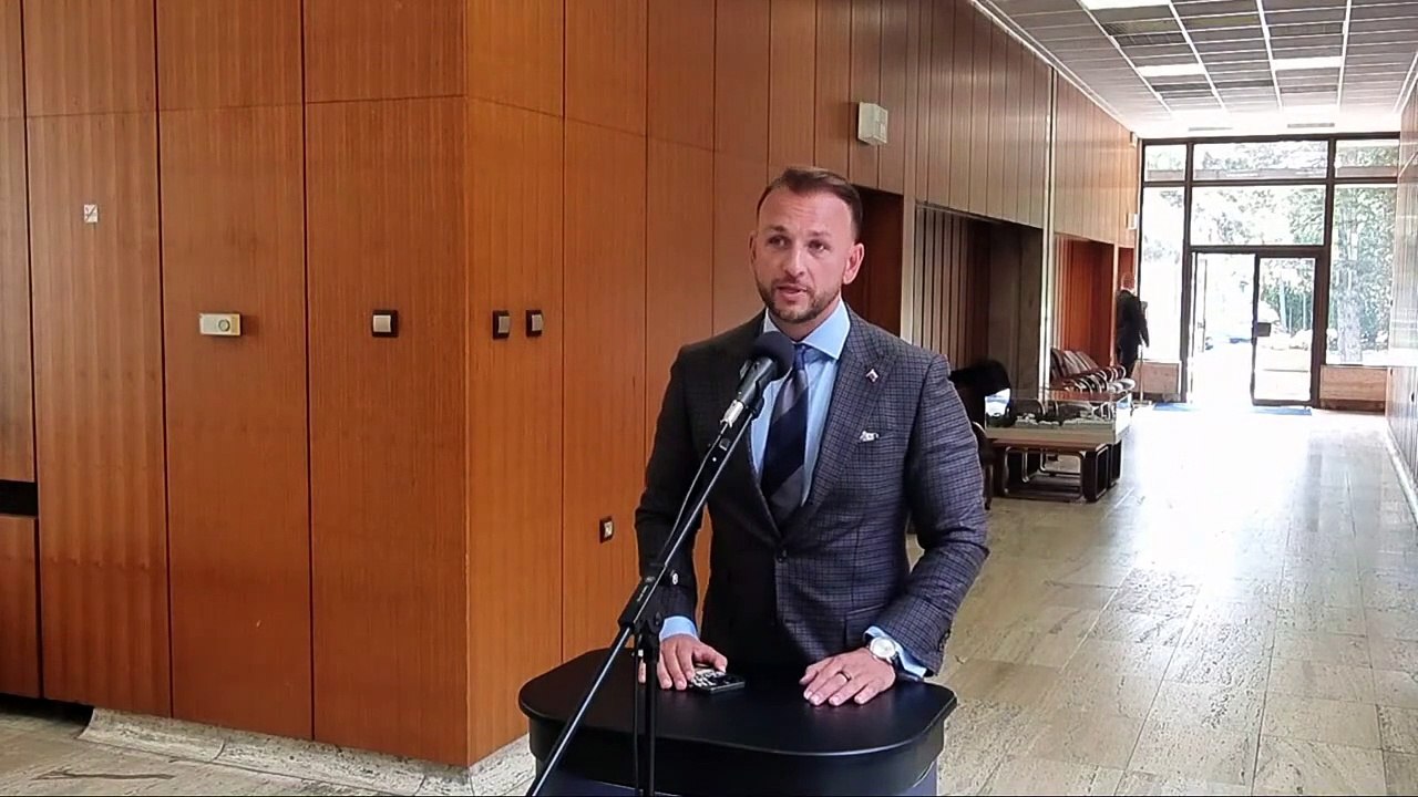 ZÁZNAM: Brífing ministrov M. Šutaja Eštoka a T. Druckera rokovaní vlády SR