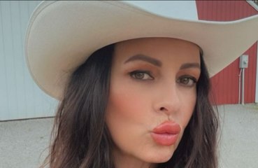 Sara Evans reveals she struggles with eating disorder