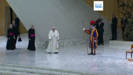 Папа римский призвал молиться о мире