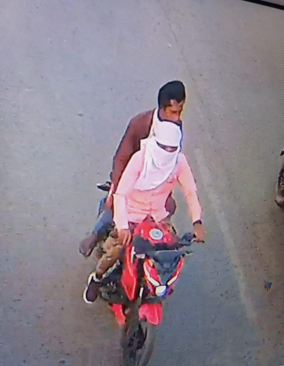 शहर आकर महिला के गले से लूटी सोने की चेन, फिर गलाकर कार में छिपाया, 2 स्नेचर गिरफ्तार