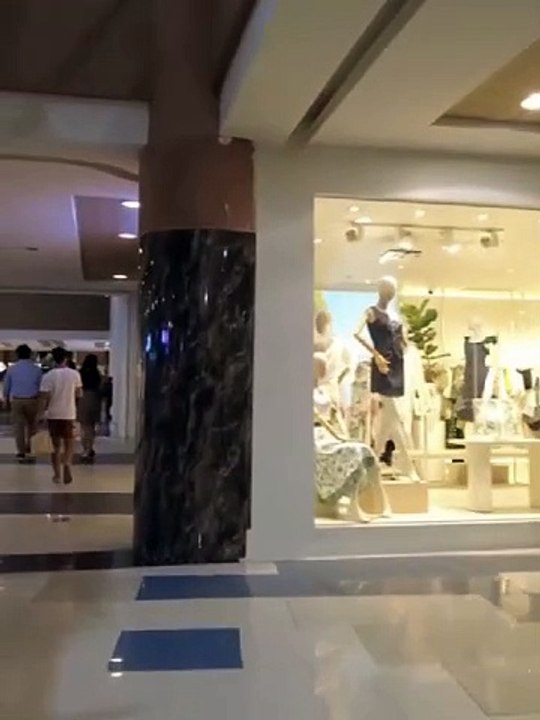Robinson's Mall Stroll 