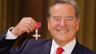 Hartlepool broadcaster Jeff Stelling is made an MBE at Buckingham Palace