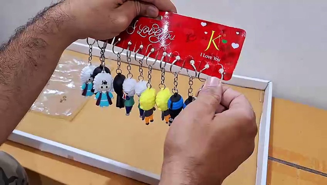 Unboxing and Review of Kakashi Hatake Big Heavy Action Figure Keychain With Metal Hook