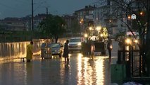 Ankara'da şiddetli yağış; yollar çöktü, araçlar, ev ve iş yerleri hasar gördü