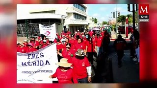 Empleados salen a marchar en Mérida; piden reducir jornadas de trabajo
