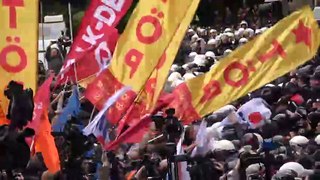 توقيفات وصدامات بين شرطة اسطنبول ومتظاهرين في عيد العمال