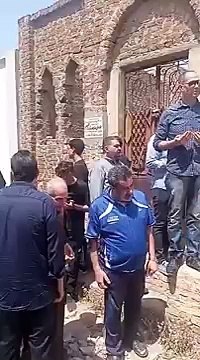 انهيار ريم أحمد أثناء تشييع جثمان والدتها من مسجد السيدة نفيسة