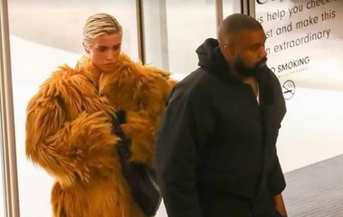 Bianca Censori : à l'origine de ses looks provocateurs ?