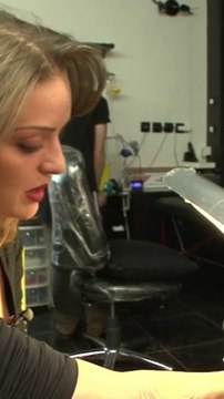 Tatouages à l’encre blanche du jamais vu !