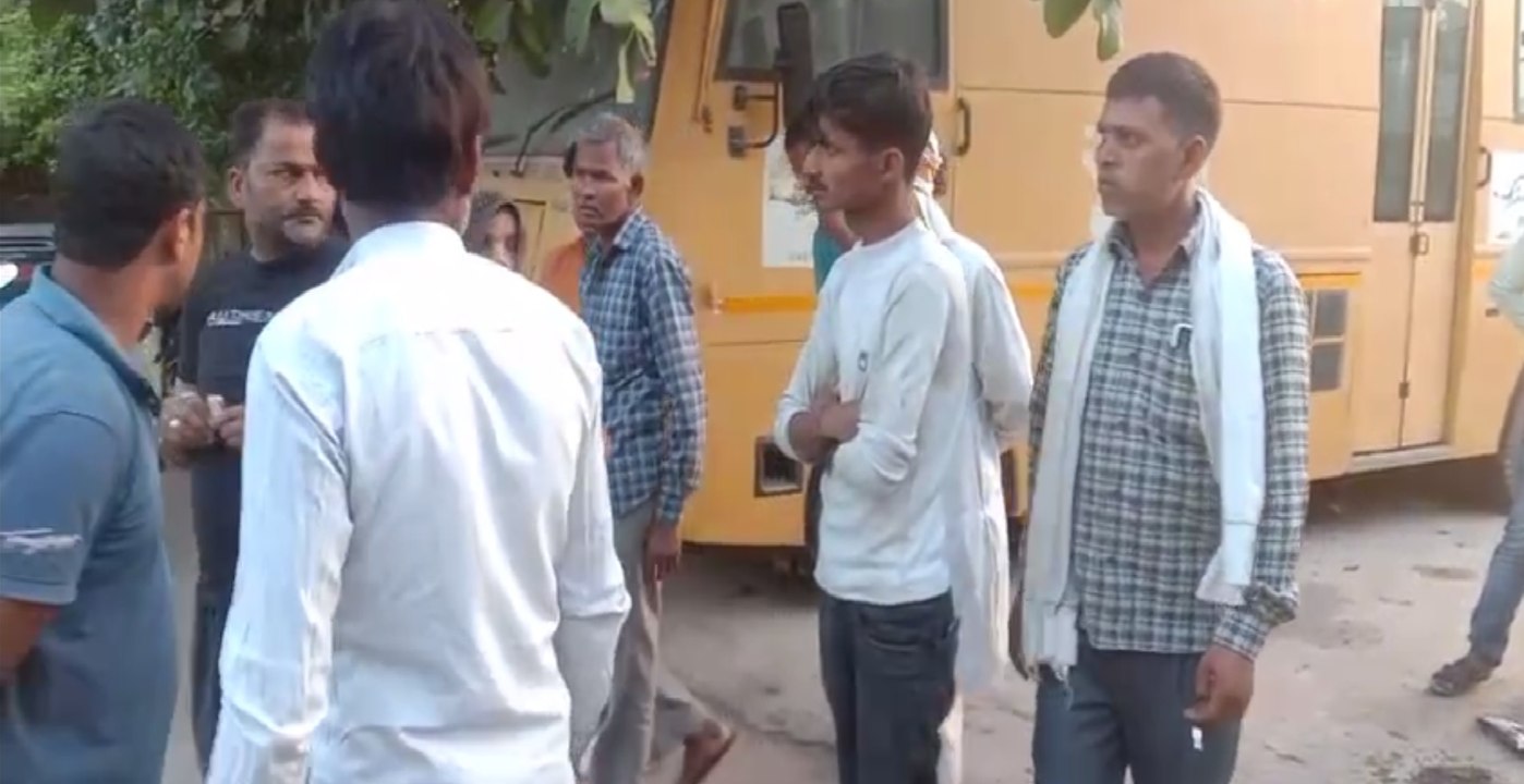 Dholpur : निर्माणाधीन मकान की छत गिरने से दो मजदूरों की मौत, आधा दर्जन मजदूर घायल