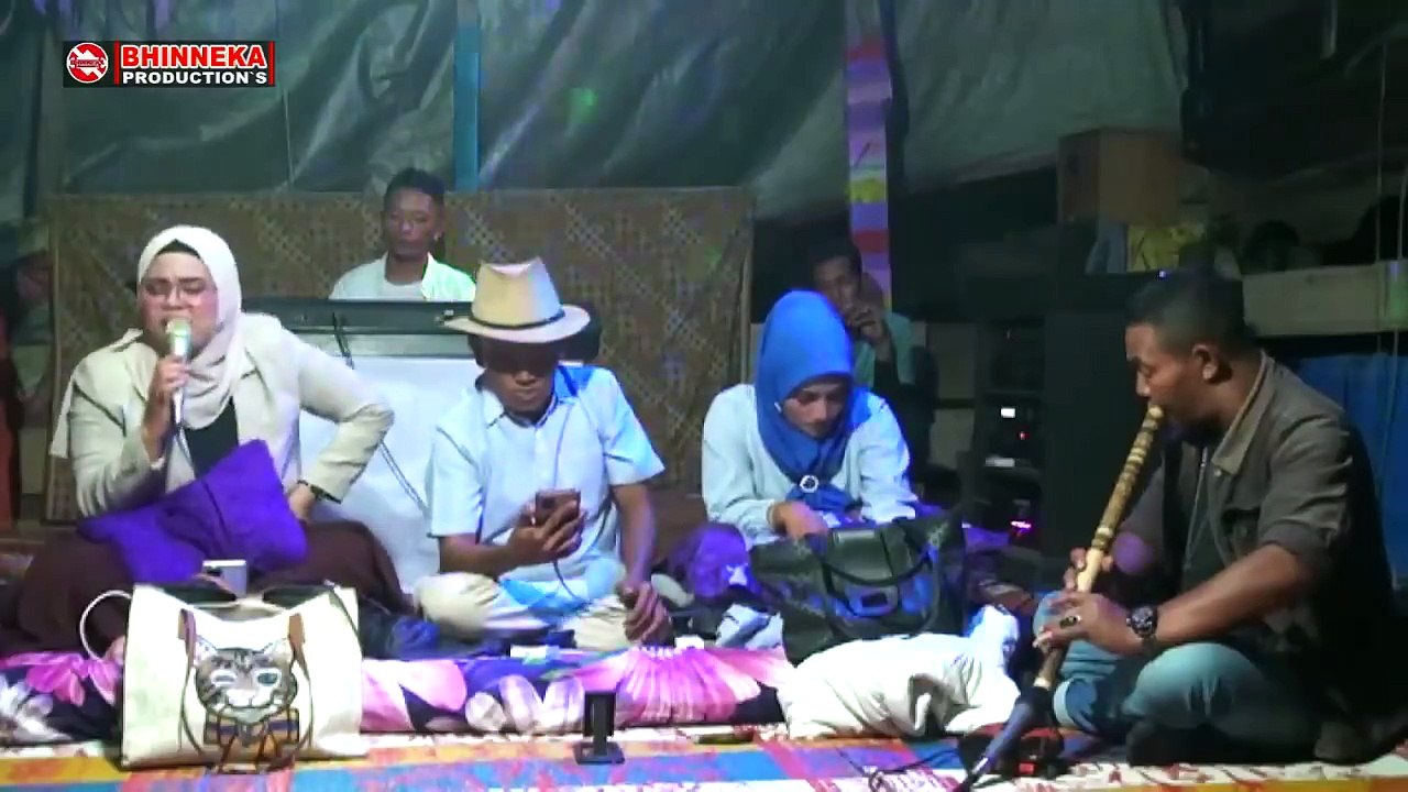 DUEL SERO!!MAK SON VS BU DOSEN JO AYU DI BULU KASOK~SIJUNJUNG