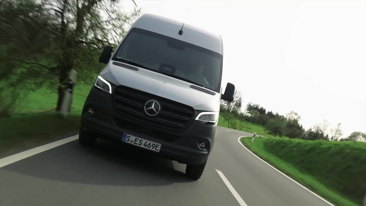 Der neue Mercedes-Benz Sprinter noch sicherer und intelligenter - der neue eSprinter mit einem Dreiklang aus Effizienz, Reichweite und Ladevolumen