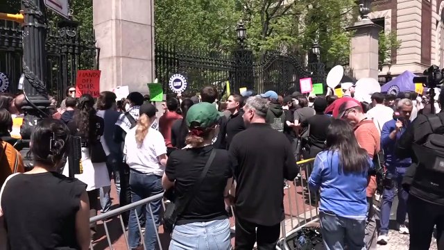 Más desalojos y arrestos en universidades de EEUU por protestas propalestinas