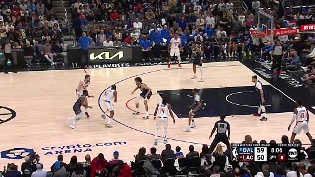 Kyrie shows off handles and finds the rim