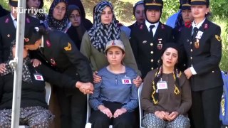 Antalyalı Şehit Jandarma Asb. Çvş. Mustafa Şen’in türkü söylerken çekilen görüntüleri duygulandırdı