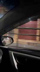 Traficantes incendeiam barricadas para impedir operação da PM na Cidade de Deus