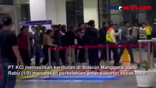 2 Kelompok Suporter yang Bentrok di Stasiun Manggarai Ternyata Berlanjut di Stasiun Cikarang