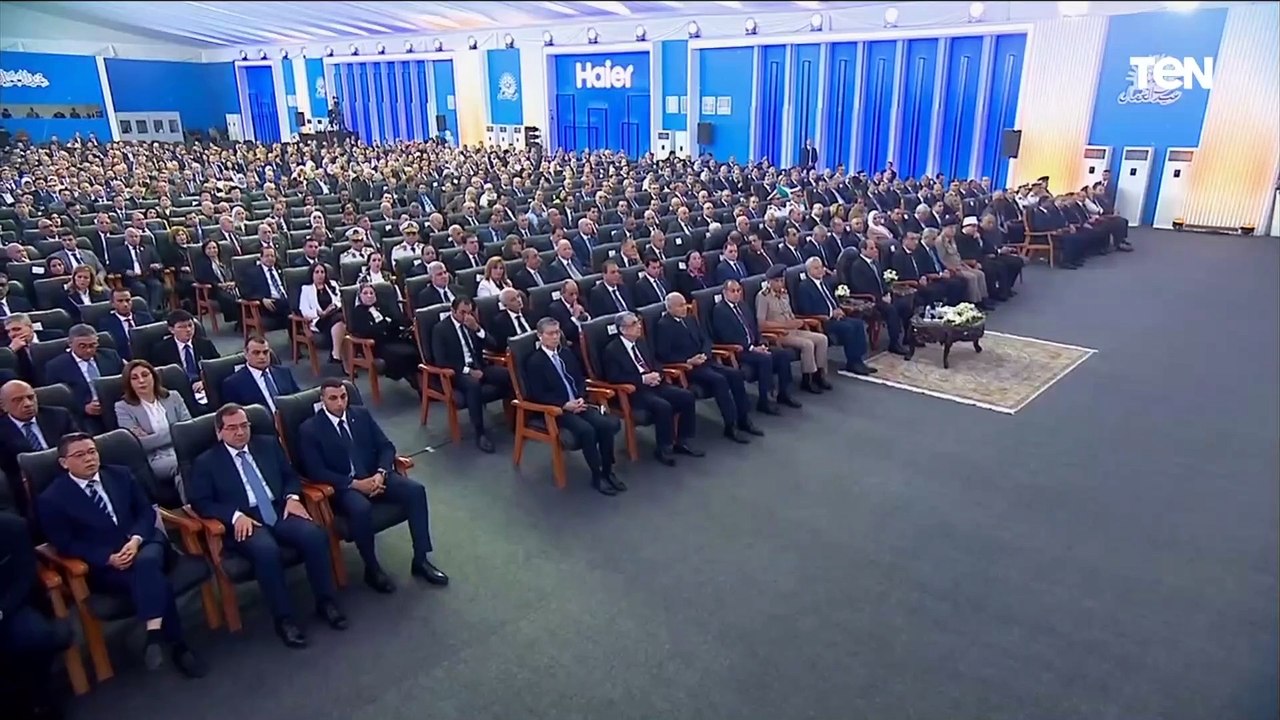 كلمة رئيس اتحاد نقابات عمال مصر في احتفالية عيد العمال بحضور الرئيس السيسي