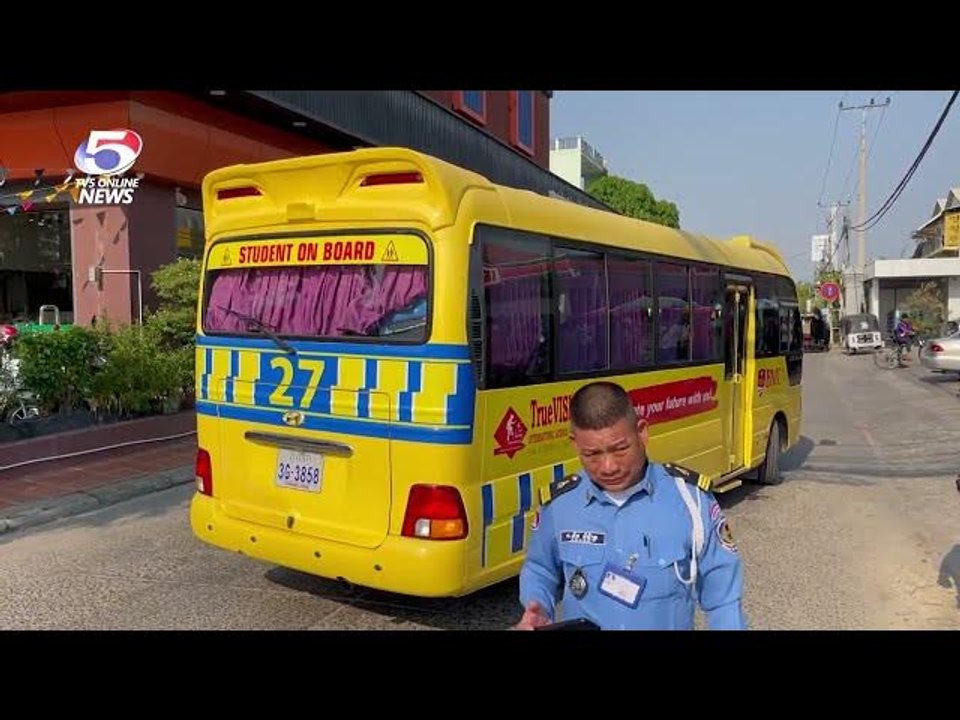 កម្មករកាត់ដេរជិះម៉ូតូដឹកប្រពន្ធមកពីជប់លៀងចាប់ហ្វ្រាំងបង្ខំ រ.អិ..ល ដួ..លចូលក្រោមរថយន្តកិ..ន ស្លា..ប់