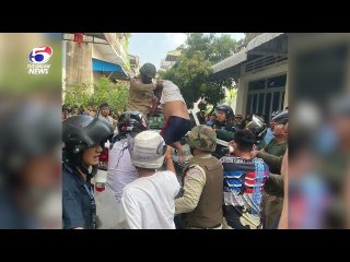 នារីម្នាក់បើករថយន្ត បុ...ក ម៉ូតូឌ្រីមសង់ ត្រង់ស្តុបផ្លូវបំបែកជាបួន បណ្តាលឲ្យយុវជន២នាក់ ស្លា....ប់