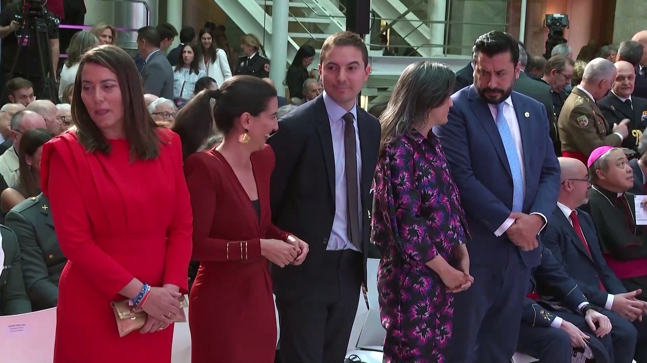 Madrid celebra su 2 de mayo en clave política y con guiños a la reflexión de Sánchez