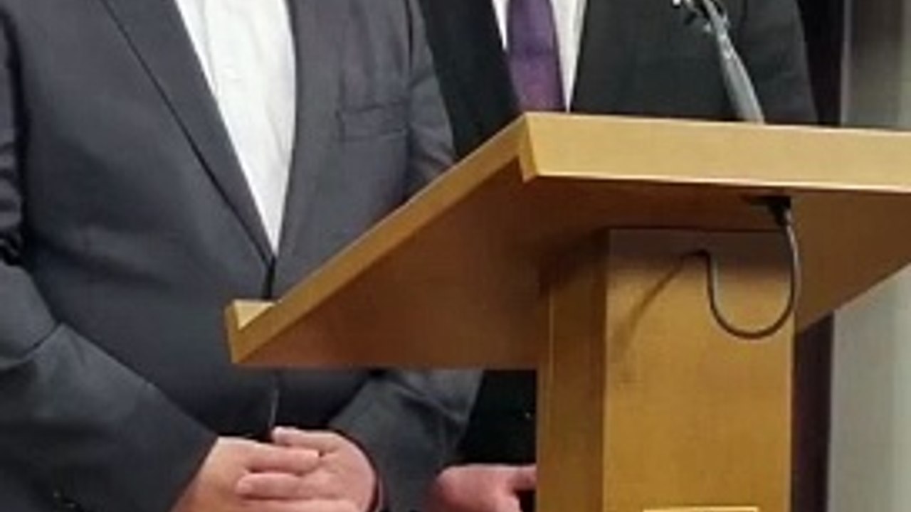 ZÁZNAM: J. Krúpa má podozrenie, že MO koná v záujme cudzích zbrojárskych spoločností