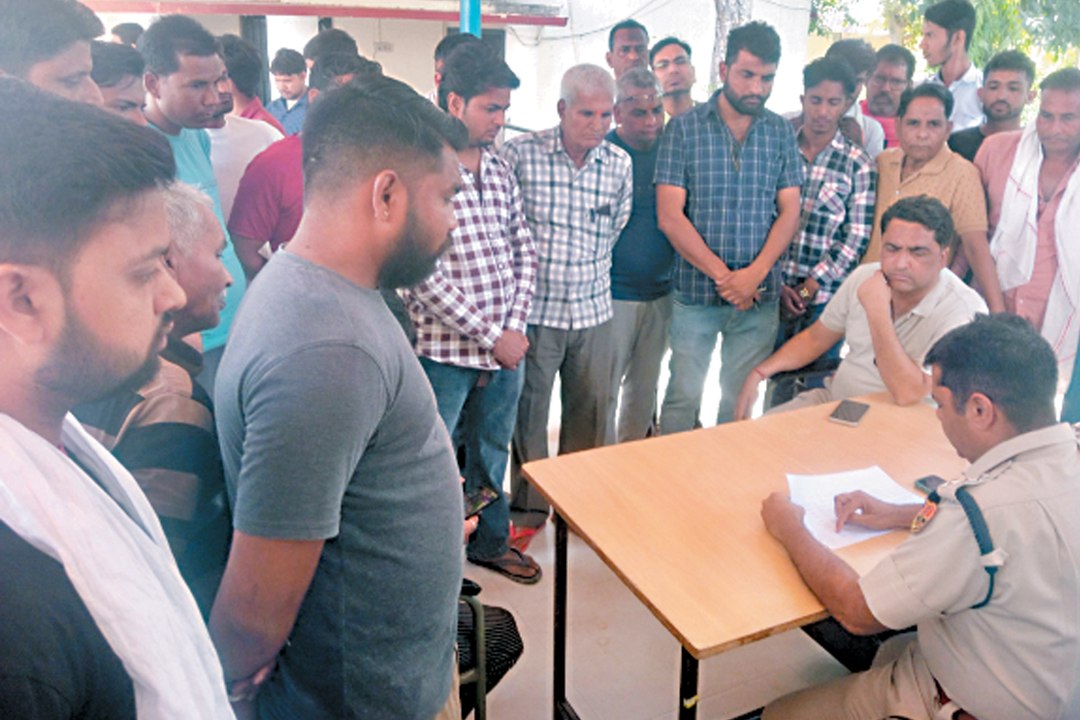 मकान का ताला तोड़ नकदी व जेवरात चुरा ले गए चोर,...