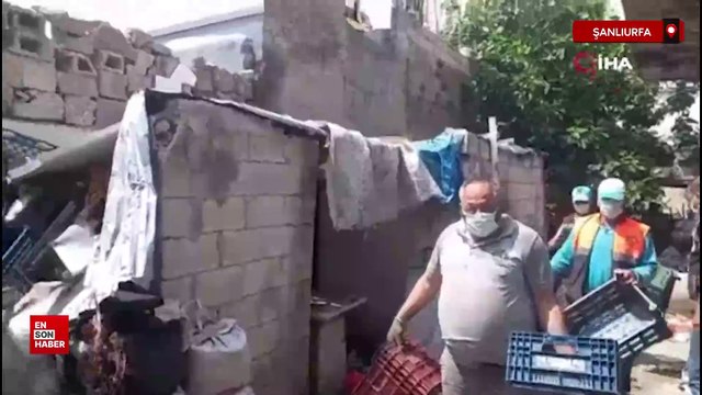 Şanlıurfa'da yalnız yaşayan kadının evinden 3 kamyon çöp çıktı