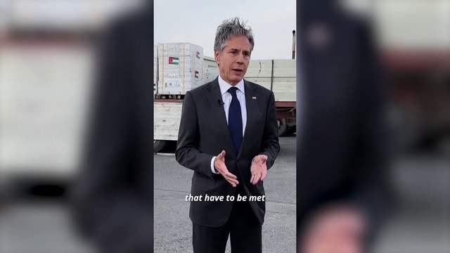 Antony Blinken se mostró junto a cargamentos para Gaza y pidió un 'alto al fuego'