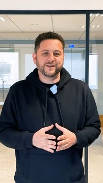 Alerte info Azzeddine nous dévoile les secrets des vacances de Kylian Mbappé au bled. Un voyage symbolique organisée par sa mère. Attention spoiler : images inattendues !