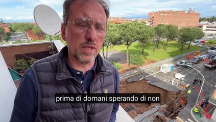 Quadraro, un abitante di via Sestio Menas: «Prima sgocciolii, poi il geyser. Ora la voragine si è allargata»