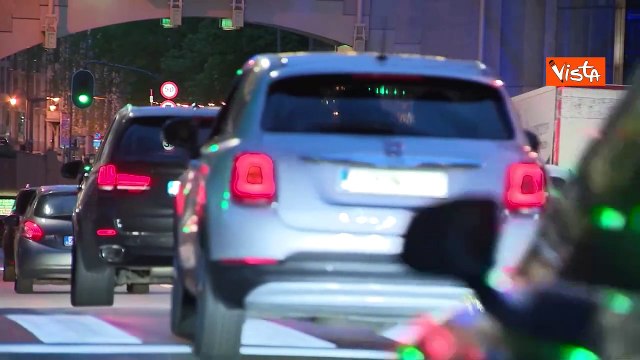 Anniversario allargamento Ue, i palazzi delle istituzioni europee illuminati di blu