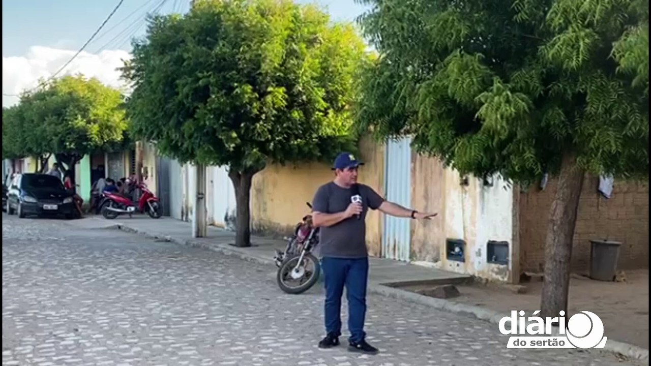 Jovem sofre cinco tiros e criança também é atingida durante tentativa de homicídio em São João