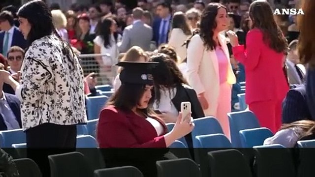 Venezia, cerimonia in piazza San Marco per le lauree di Ca' Foscari
