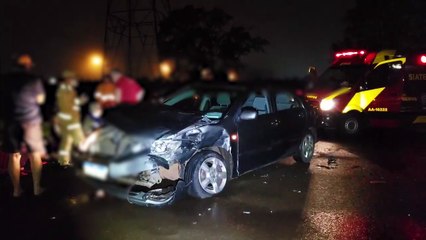 Cacetada! Corolla fica destruído em acidente no Santos Dumont