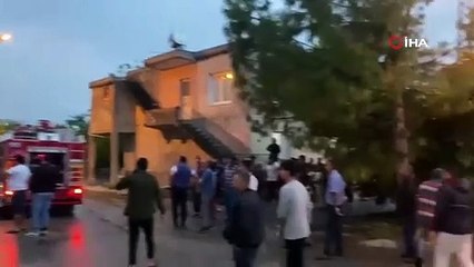 Mersin’de yıldırım düşen müstakil evde yangın çıktı