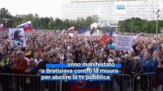 Slovacchia: in migliaia in piazza a Bratislava contro la proposta per abolire la tv pubblica