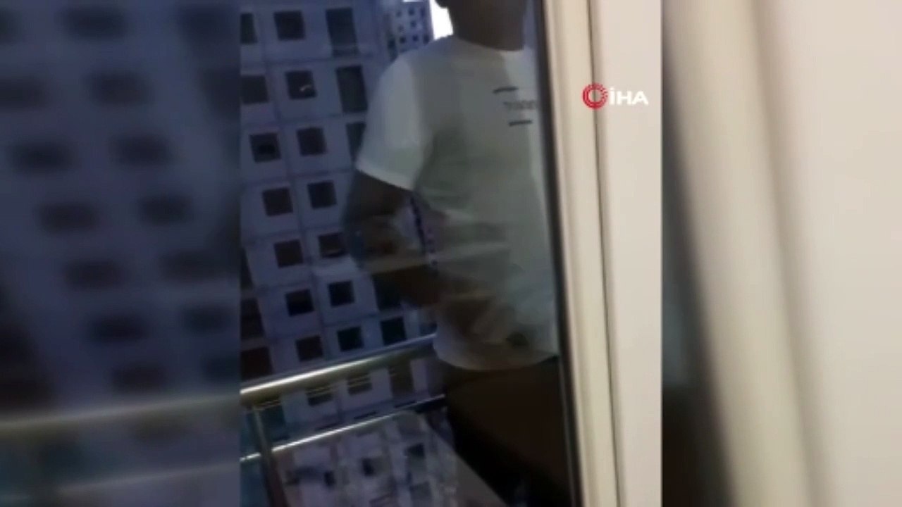 Polisten kaçmak için rezidansın 18’inci katından alttaki balona indi