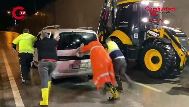 Osmaniye'de sağanak: Devlet Bahçeli alt geçidi ulaşıma kapandı