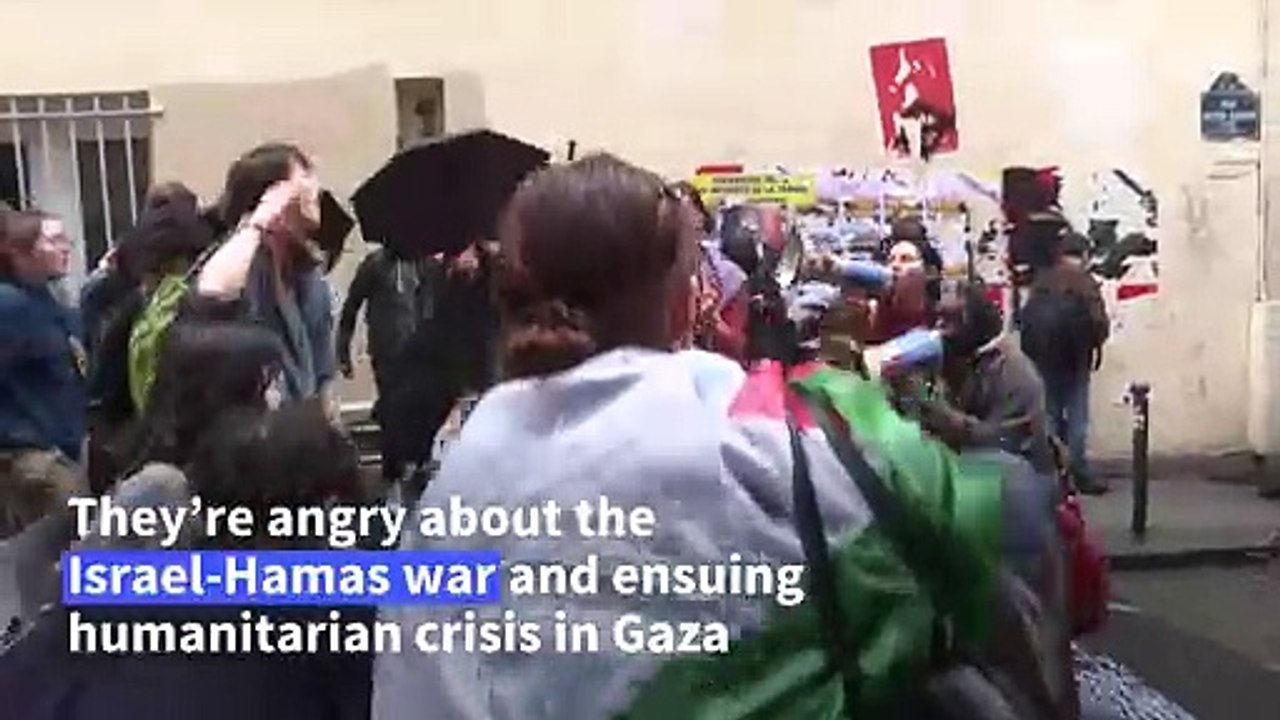 French students take over campuses in support o...