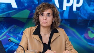 Feijóo anuncia a Dolors Montserrat como candidata del PP a las europeas