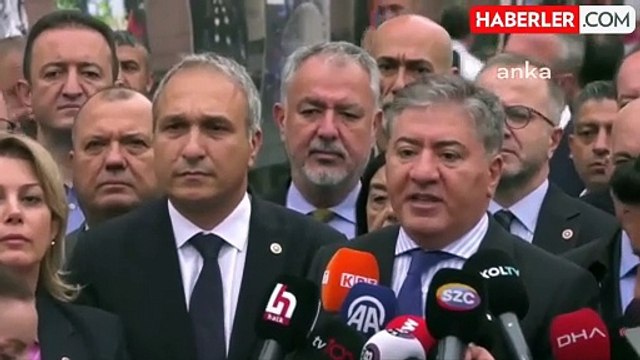 CHP yeni müfredat taslağını protesto için Milli Eğitim Bakanlığı'na yürüdü