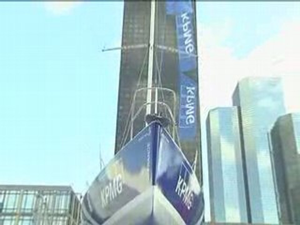 KPMG - Un bateau et des mouettes sur le Parvis !