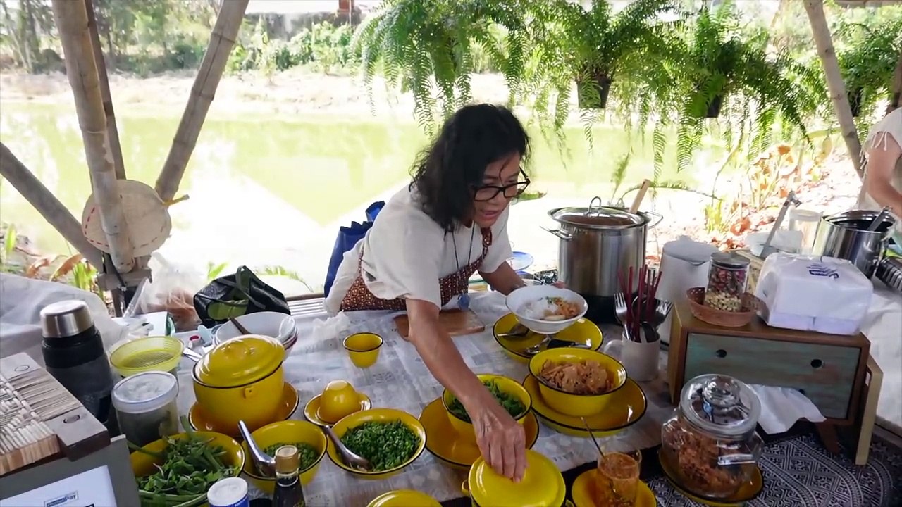 Bamboo Familien-Markt. Tolles Angebot, nette Menschen und ganz besonders präsentiert. Geht doch! (2160p_60fps_VP9-160kbit_Opus)