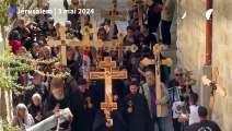 Les chrétiens orthodoxes célèbrent le Vendredi saint à Jérusalem